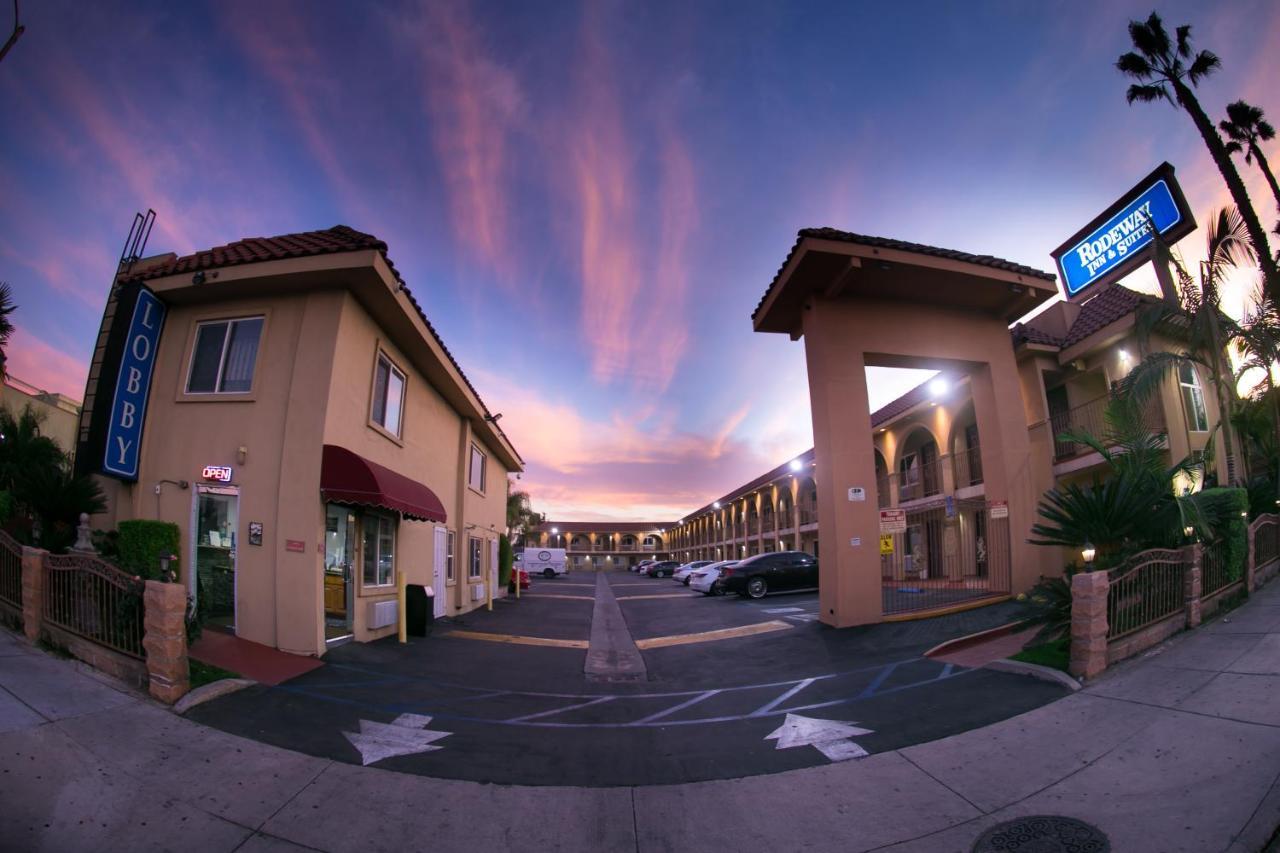 Rodeway Inn & Suites بيلفلاوير المظهر الخارجي الصورة