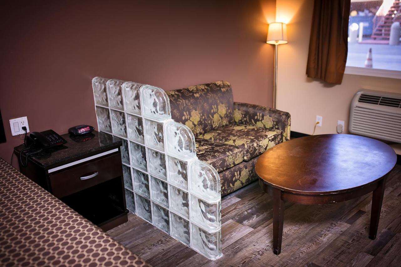 Rodeway Inn & Suites بيلفلاوير المظهر الخارجي الصورة
