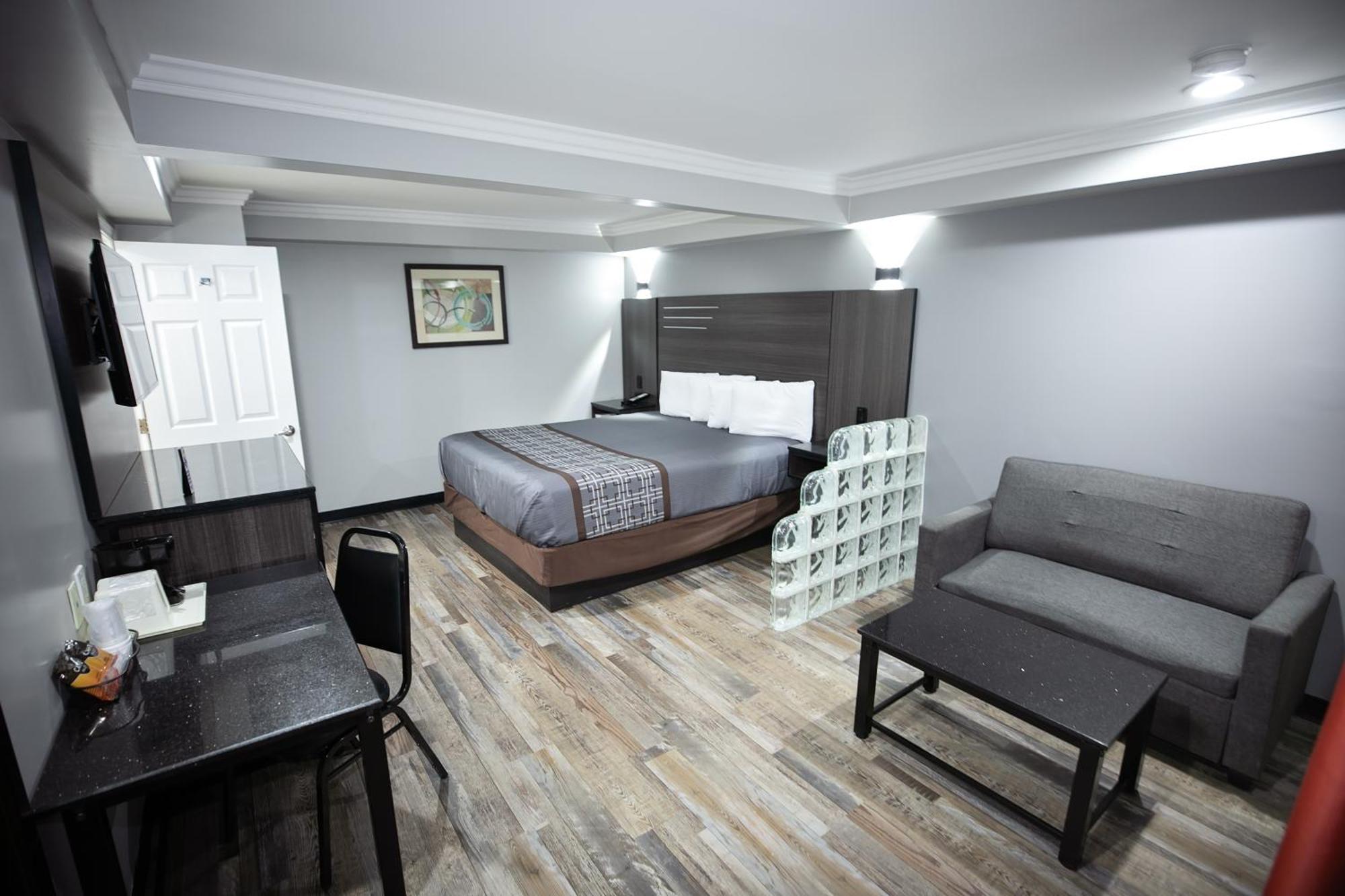 Rodeway Inn & Suites بيلفلاوير المظهر الخارجي الصورة