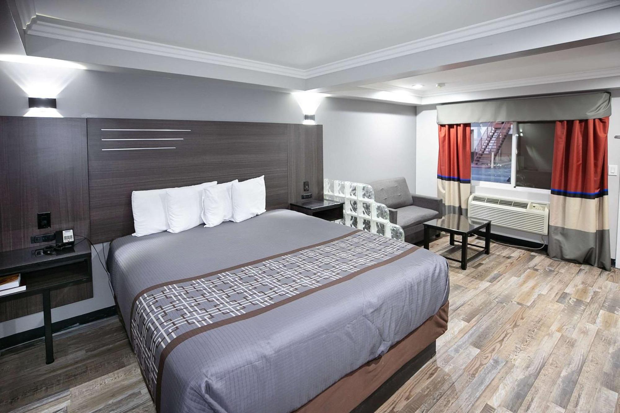 Rodeway Inn & Suites بيلفلاوير المظهر الخارجي الصورة