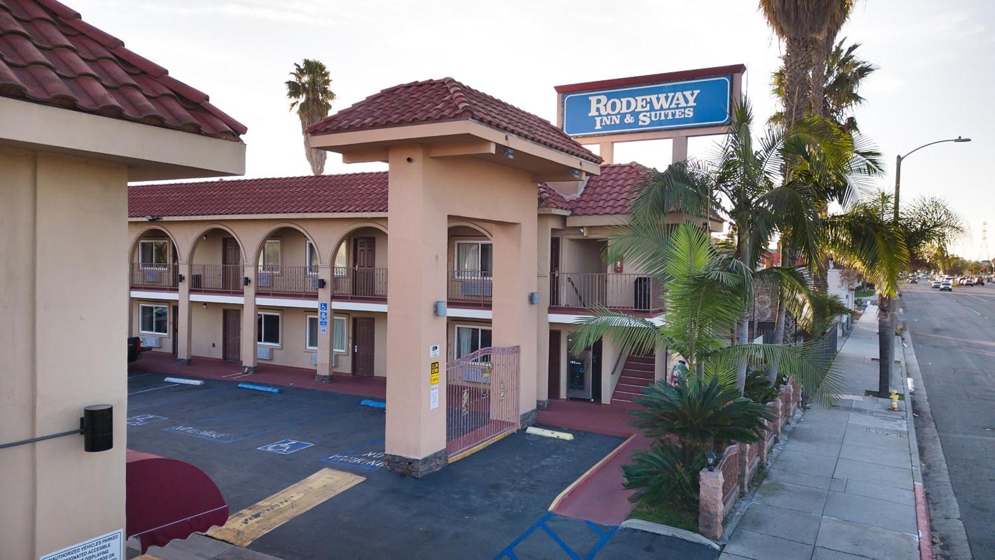 Rodeway Inn & Suites بيلفلاوير المظهر الخارجي الصورة