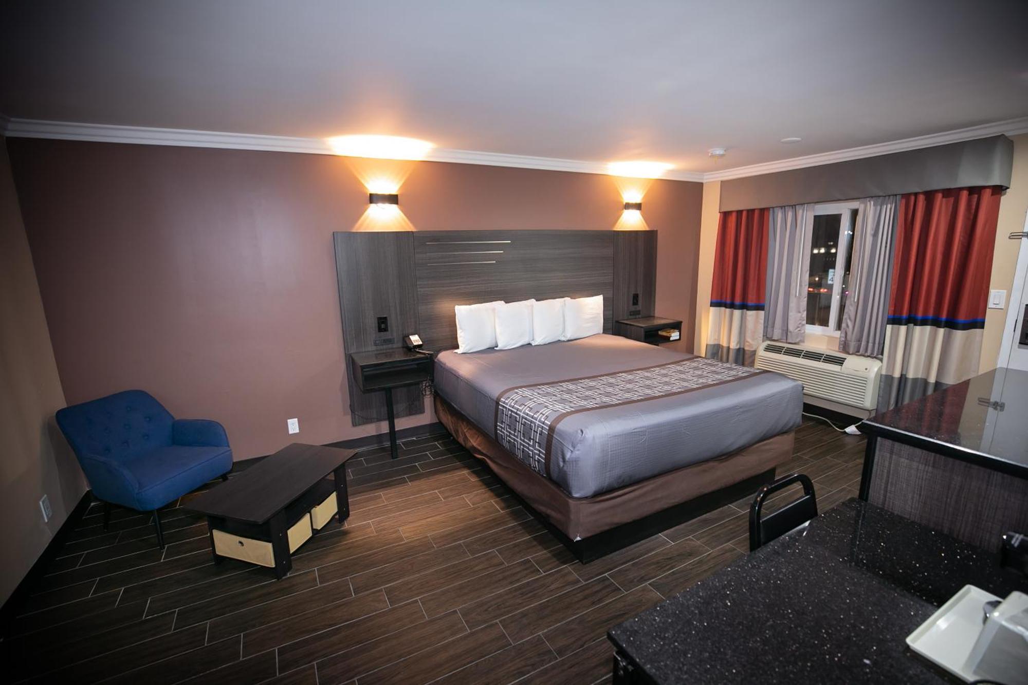 Rodeway Inn & Suites بيلفلاوير المظهر الخارجي الصورة