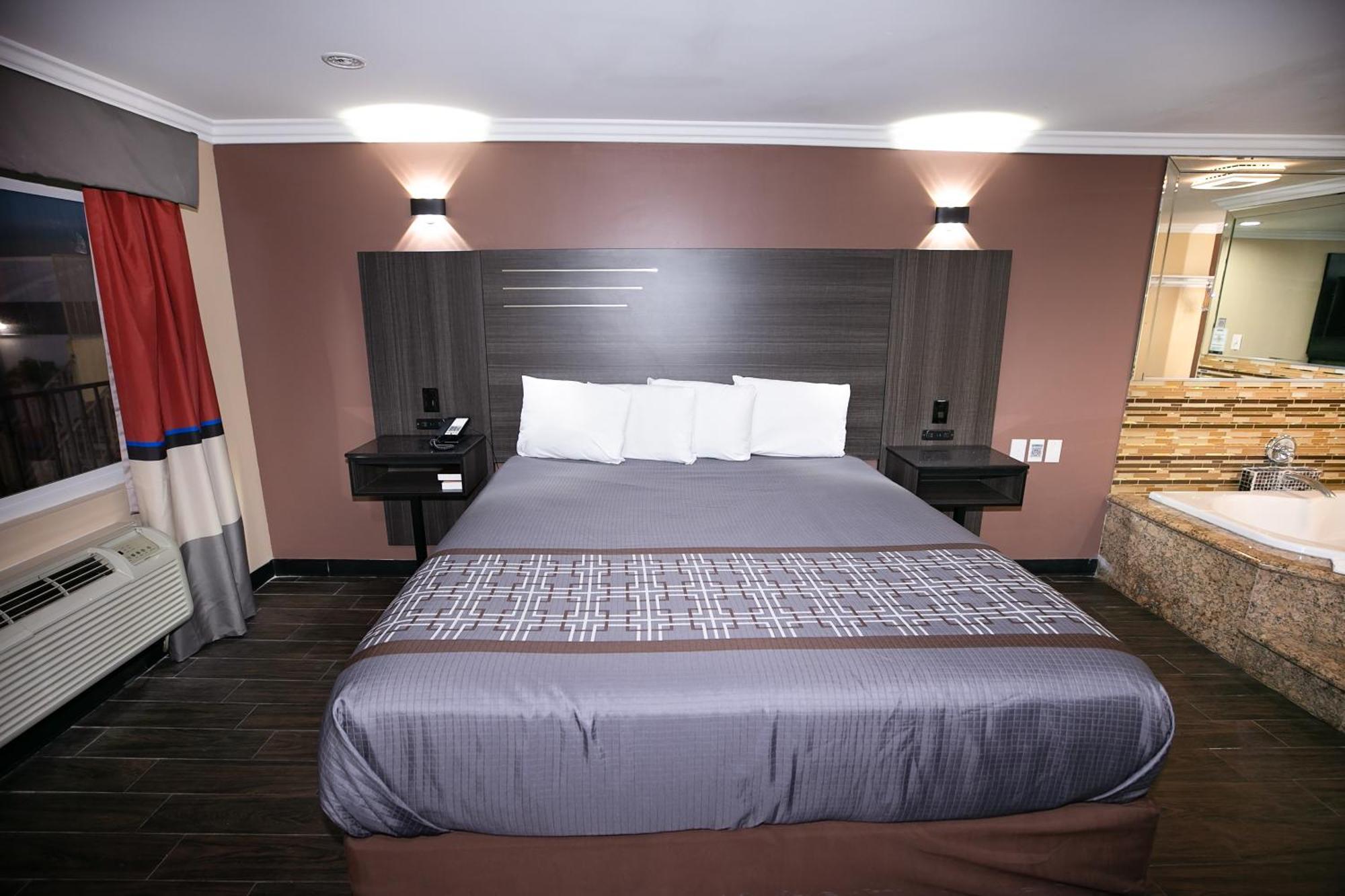 Rodeway Inn & Suites بيلفلاوير المظهر الخارجي الصورة